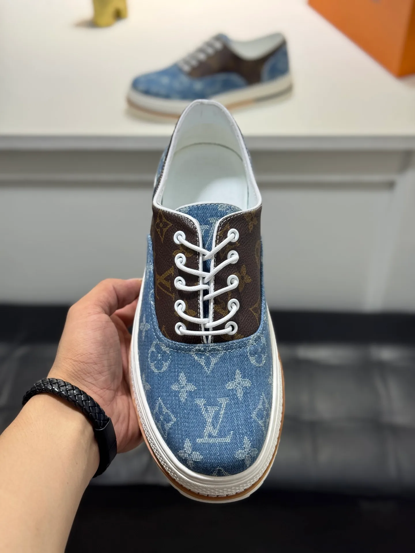 Men's shoes 💰400 [New style] 🌂🌂Top original order - Louis Vuitton®️ Trendy and fashionable yet low-key men's casual shoes, LV special fabric pattern on the upper, comfortable and breathable, sheepskin lining, original rubber outsole, 3 colors available ~ a must-have for sportsmen. Size: 38-44 (45 customized